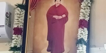 காஞ்சிபுரம் மாநகராட்சி மாமன்றத்தில் புரட்சித்தலைவி உருவப்படம் அகற்றம்-அரசியல் காழ்ப்புணர்ச்சியால் தி.மு.க.வினர் அராஜகம்