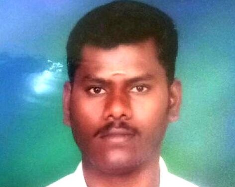 ஆந்திர மாநில சித்தூரில் ரூ.2.5 கோடி செம்மரக்கட்டை கடத்தல்-தி.மு.க. ஒன்றியக்குழு தலைவரின் கணவர் கைது