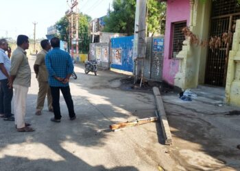 விடியா தி.மு.க. ஆட்சியின் மின்வாரியம் அலட்சியம்-பொதுமக்கள், சமூக ஆர்வலர்கள் குற்றச்சாட்டு