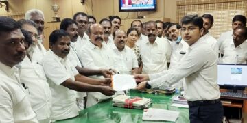 பழைய பேருந்து நிலையத்துக்கு திருப்பூர் குமரன் பெயர் வைக்க வேண்டும்