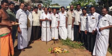 ரூ.30 லட்சம் மதிப்பில் வளர்ச்சிப்பணிகள்-முன்னாள் அமைச்சர் கே.சி.கருப்பணன் தொடங்கி வைத்தார்