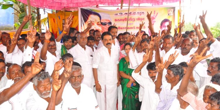 ரூ.16 ஆயிரம் உரிமைத்தொகை எப்போது வழங்குவீர்கள்- விடியா தி.மு.க. அரசிடம் குடும்ப தலைவிகள் கேட்கிறார்கள்