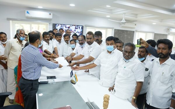 கோவை வெள்ளலூரில் தி.மு.க.வினர் வன்முறை