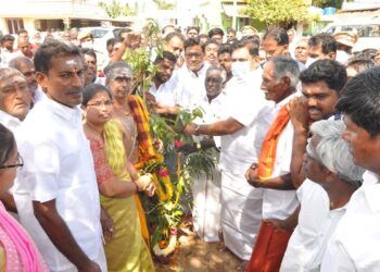 ரூ.1 கோடியில் புதிய மாரியம்மன் கோயில் – எதிர்க்கட்சி தலைவர் எடப்பாடி கே.பழனிசாமி அடிக்கல்