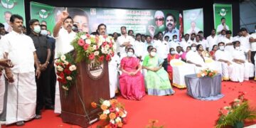 பயந்து நடுங்குகிற கோழைகள் தி.மு.க.வினர்,கழக நிர்வாகிகள் அச்சமின்றி மக்களிடம் வாக்கு கேட்பார்கள் – எதிர்க்கட்சி தலைவர் பேச்சு