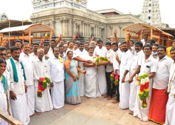 எடப்பாடியார் தலைமை ஏற்க வேண்டி மேச்சேரி ஸ்ரீபத்ரகாளியம்மன் கோயிலில் சிறப்பு அபிஷேகம் -கழக நிர்வாகிகள் வேண்டுதல்