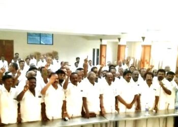 பாமரனும் நேசிக்கும் எடப்பாடியார் ஒற்றை தலைமை ஏற்க வேண்டும்