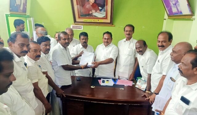 நாடாளுமன்ற தேர்தலில் தி.மு.க.வுக்கு தோல்வியை பரிசாக அளிப்பாளர்கள்