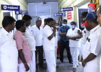 அன்னவாசல் அரசு மருத்துவமனையில் முன்னாள் அமைச்சர் திடீர் ஆய்வு