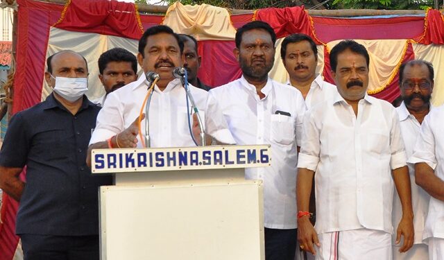 இத்தனை முதலமைச்சர்கள் இருந்தால் திட்டங்கள் எப்படி நிறைவேறும்-எதிர்க்கட்சி தலைவர் கடும் தாக்கு