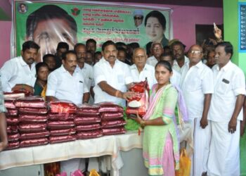 பாதிக்கப்பட்ட மக்களுக்கு நிவாரண உதவிகள்-கழக இடைக்கால பொதுச்செயலாளர் எடப்பாடி கே.பழனிசாமி வழங்கினார்