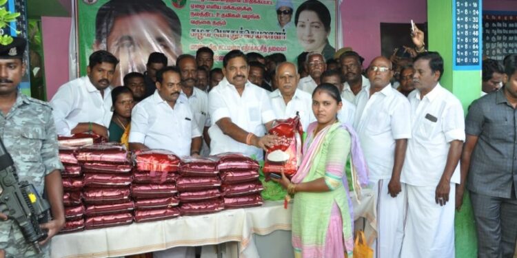 பாதிக்கப்பட்ட மக்களுக்கு நிவாரண உதவிகள்-கழக இடைக்கால பொதுச்செயலாளர் எடப்பாடி கே.பழனிசாமி வழங்கினார்