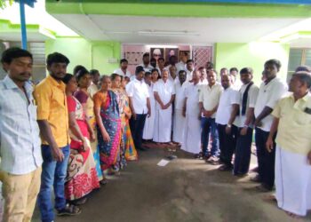 கோவில்பட்டி அ.ம.மு.க.விலிருந்து 200 பேர் விலகல் -முன்னாள் அமைச்சர் கடம்பூர் செ.ராஜூ முன்னிலையில் கழகத்தில் இணைந்தனர்