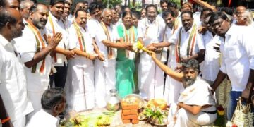 மாற்றான் தாய் மனப்பான்மையுடன் எதிர்க்கட்சி எம்.எல்.ஏ.க்களை நடத்தாதீர்