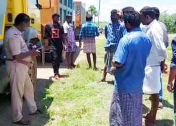 விடியா திமுக ஆட்சியில் கிராவல் மண் கொள்ளை – மானாமதுரை அருகே லாரிகளை பிடித்து கொடுத்தும் நடவடிக்கை எடுக்கவில்லை