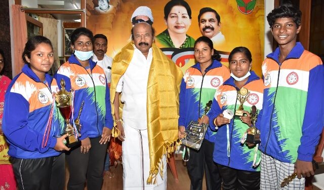 குடும்ப ஆட்சி நடத்தி தமிழக மக்களை கொடுமைப்படுத்துகிறது தி.மு.க அரசு-கழக அமைப்பு செயலாளர் வி.வி.ராஜன் செல்லப்பா ஆவேசம்