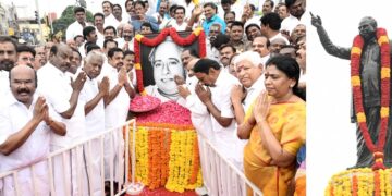 பேரறிஞர் அண்ணா திருவுருவ சிலைக்கு எடப்பாடியார் மலர்தூவி மரியாதை