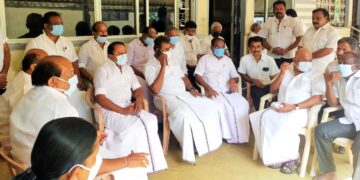 கழகத்தின் வளர்ச்சியை முடக்க தி.மு.க. சதி -சட்டமன்ற எதிர்க்கட்சி கொறடா எஸ்.பி.வேலுமணி குற்றச்சாட்டு