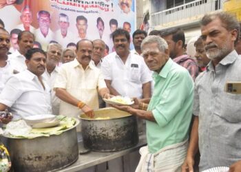 கழக இணை ஒருங்கிணைப்பாளர் எடப்பாடியார் பிறந்த நாள் விழா – எட்டயபுரத்தில் 5000 பேர்களுக்கு அன்னதானம்