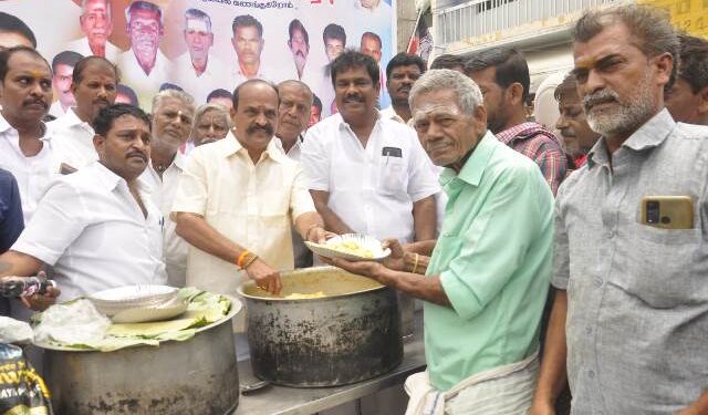 கழக இணை ஒருங்கிணைப்பாளர் எடப்பாடியார் பிறந்த நாள் விழா – எட்டயபுரத்தில் 5000 பேர்களுக்கு அன்னதானம்