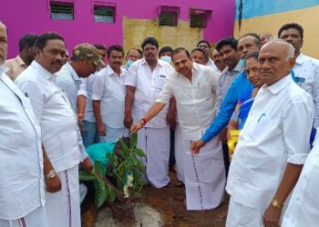 போளூர் ஆண்கள் மேல்நிலைப்பள்ளியில்25 லட்சம் மதிப்பில் மிதிவண்டி நிகழ்கூடம் பூமி பூஜை