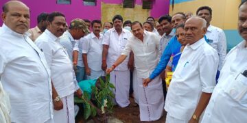 போளூர் ஆண்கள் மேல்நிலைப்பள்ளியில்25 லட்சம் மதிப்பில் மிதிவண்டி நிகழ்கூடம் பூமி பூஜை