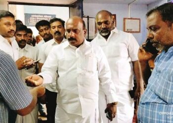 ரேஷன் கடைகளில் மனோஜ் பாண்டியன் எம்எல்ஏ ஆய்வு