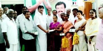 மதுரையில் ஏழை மாணவர்களுக்கு கல்வி உதவி