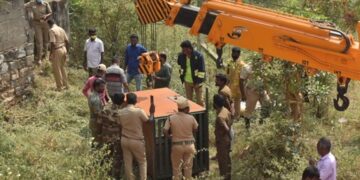 குடோனில் பதுங்கிய சிறுத்தை கூண்டில் சிக்குமா?4 நாட்களாக வனத்துறையினர் காத்திருப்பு