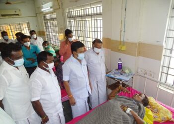 காவல் நிலையத்திற்குள் புகுந்து கழக வேட்பாளர் மீது தாக்குதல் – திண்டிவனத்தில் தி.மு.க.வினர் அராஜகம்