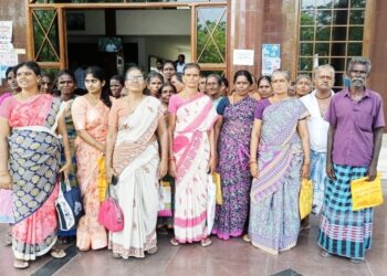 தி.மு.க.வின் தேர்தல் வாக்குறுதியை நம்பி மோசம் போய் விட்டோம்