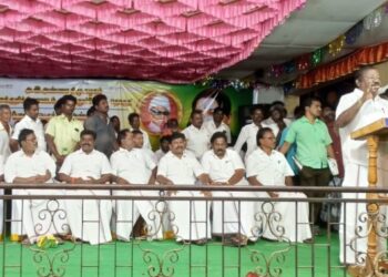 மதுபான ஆலைகளை மூடுவோம் என்று கூறிய கனிமொழி எங்கே?