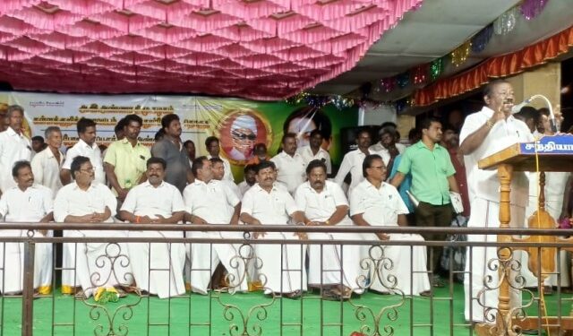 மதுபான ஆலைகளை மூடுவோம் என்று கூறிய கனிமொழி எங்கே?