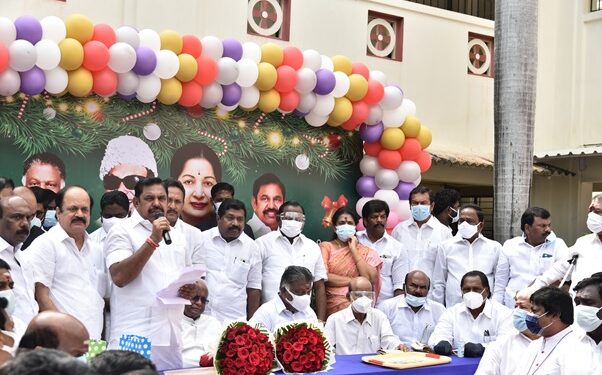 ஜாதி- மதங்களை கடந்து உதவும் இயக்கம் கழகம் – கிறிஸ்துமஸ் விழாவில் எதிர்க்கட்சி தலைவர்  பேச்சு