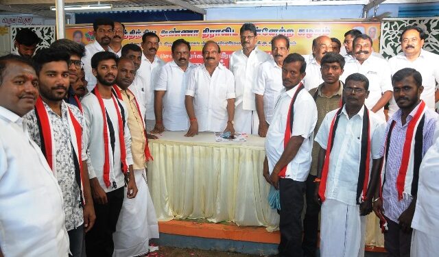 தி.மு.க உள்ளிட்ட மாற்றுக்கட்சிகளில் இருந்து முன்னாள் அமைச்சர் கே.சி.கருப்பணன் முன்னிலையில் இணைந்தனர்