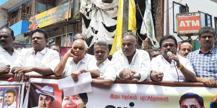 வால்பாறையில் தோட்ட தொழிலாளர்கள் ஆர்ப்பாட்டம்