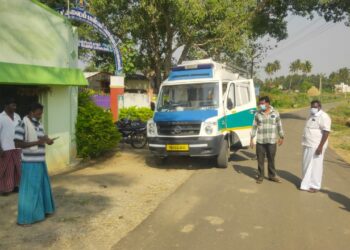 அம்மா மினி கிளினிக்கை காலி செய்ய எடப்பாடி அருகே மக்கள் கடும் எதிர்ப்பு – மருத்துவ அதிகாரிகளை தடுத்து நிறுத்தி வாக்குவாதம்