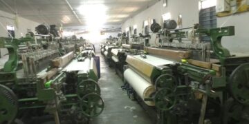 ஜவுளி உற்பத்தியாளர்கள் 2-வது நாளாக ஸ்டிரைக்-திருப்பூர்- கோவையில் 3 லட்சம் தொலாளர்கள் பாதிப்பு