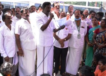 வேலூர் மாநகராட்சியை கண்டித்து தூய்மை பணியாளர்கள் ஆர்ப்பாட்டம்