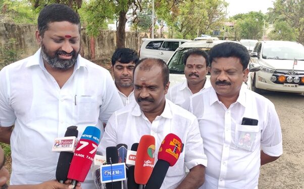 குற்றாலம் பேரூராட்சி தலைவர் தேர்தலை நிறுத்த தி.மு.க. சதி-மாவட்ட கழக செயலாளர்கள் குற்றச்சாட்டு