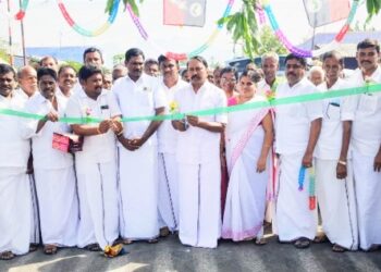 ரூ.73 லட்சம் மதிப்பில் வளர்ச்சி பணிகள்-முன்னாள் அமைச்சர் கே.ஏ.செங்கோட்டையன் தொடங்கி வைத்தார்