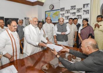 பா.ஜ.க கூட்டணி வேட்பாளர் திரவுபதி முர்மு வேட்புமனு தாக்கல்