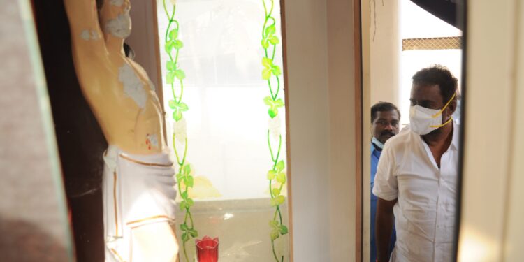 கோவை கிறிஸ்தவ ஆலயத்தில் செபஸ்தியார் சிலை உடைப்பு