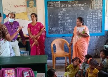 அத்திப்பட்டு ஊராட்சிக்குட்பட்ட அரசு பள்ளியில் திருவாலாங்காடு ஒன்றியக்குழு தலைவர் ஆய்வு