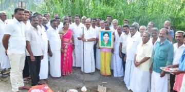 ரூ.40 லட்சம் மதிப்பில் வளர்ச்சி பணிகள் -முன்னாள் அமைச்சர் கே.சி.கருப்பணன் தொடங்கி வைத்தார்