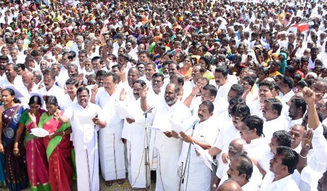 மின் கட்டணத்தை உயர்த்தி மக்களின் வயிற்றில் அடிக்கிறது தி.மு.க. அரசு-சட்டமன்ற எதிர்க்கட்சி துணைத்தலைவர் ஆர்.பி.உதயகுமார் ஆவேசம்