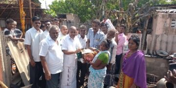 திருவொற்றியூரில் தீ விபத்து 11 குடிசை வீடுகள் எரிந்து நாசம்