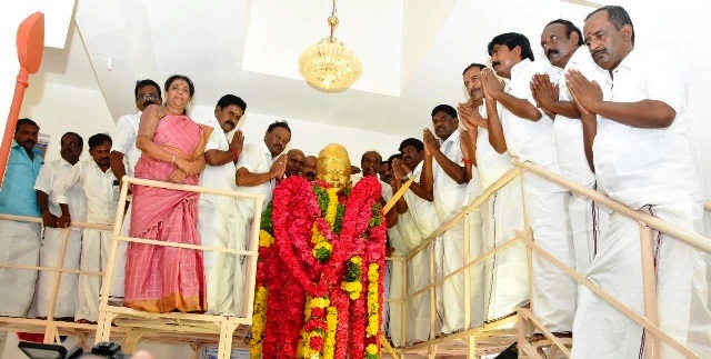 மாமன்னர் மருதுபாண்டியரின் 221-ஆவது நினைவு தினம் – திருஉருவச் சிலைக்கு கழகத்தின் சார்பில் அஞ்சலி