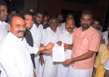 கோவையில் ஏதேனும் ஒரு இடத்தில் ஜவுளி சந்தை அமைக்க வேண்டும்