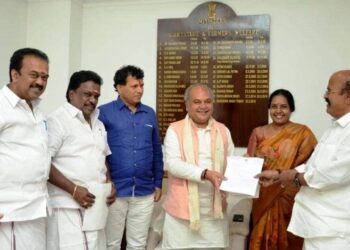 குறைந்த பட்ச ஆதார விலையை உயர்த்தி தர வேண்டும் -மத்திய அமைச்சரை நேரில் சந்தித்து, பொள்ளாச்சி வி.ஜெயராமன் மனு